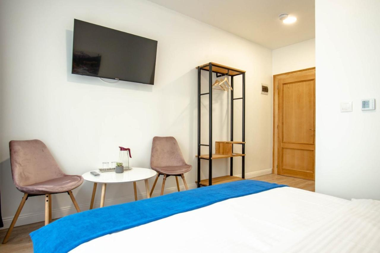 English House Бистриця Екстер'єр фото